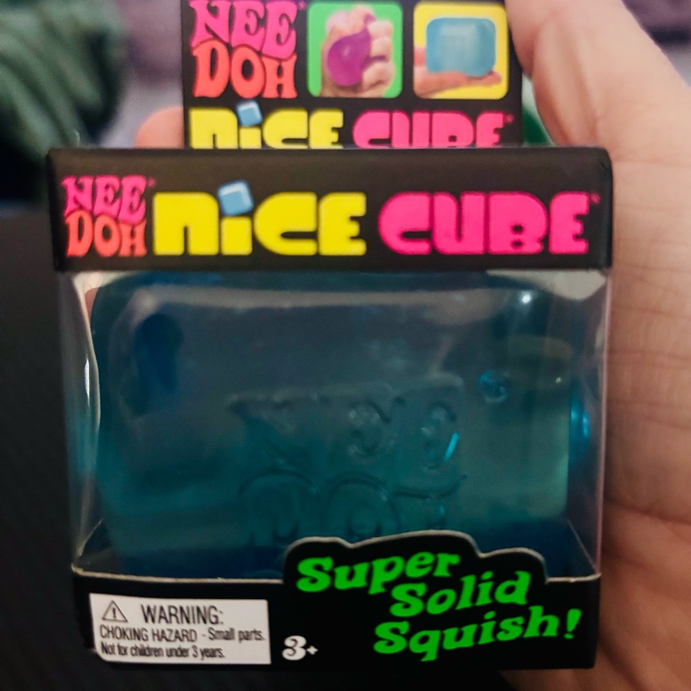 Nice Cube Super Solid Squish - Blue